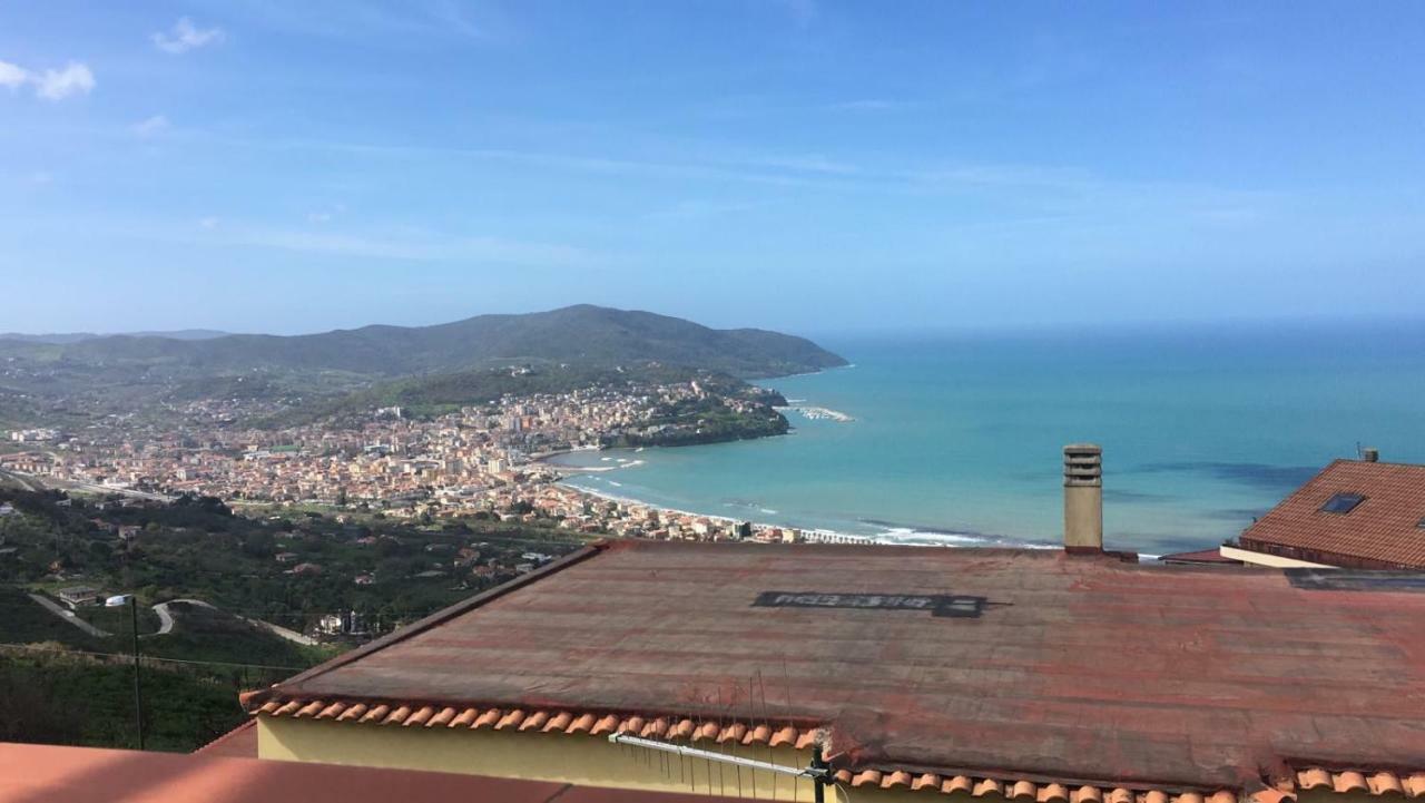 Casa Vacanza Con Vista Mozzafiato Agropoli Exterior photo
